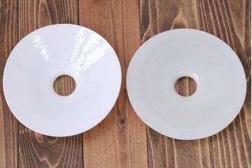 和製アンティーク　昭和レトロな白いガラス平笠照明2個セット(1)