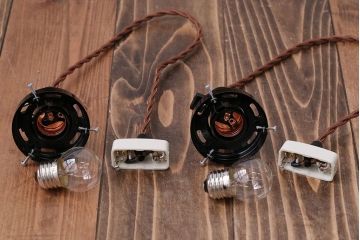 和製アンティーク　昭和レトロな白いガラス平笠照明2個セット(1)