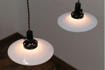 和製アンティーク　昭和レトロな白いガラス平笠照明2個セット(2)