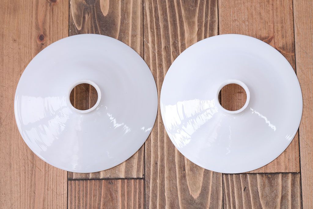 和製アンティーク　昭和レトロな白いガラス平笠照明2個セット(2)