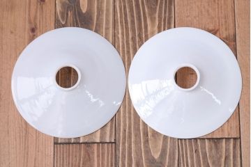 和製アンティーク　昭和レトロな白いガラス平笠照明2個セット(2)