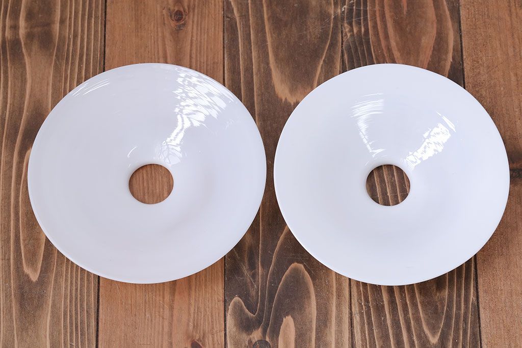 和製アンティーク　昭和レトロな白いガラス平笠照明2個セット(2)