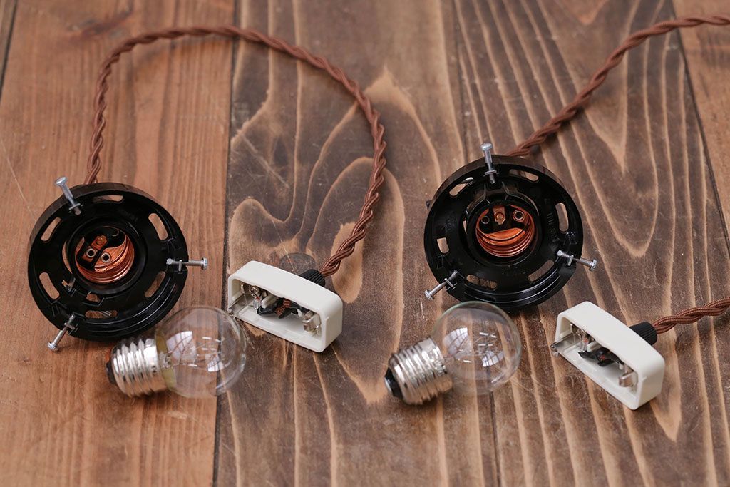 和製アンティーク　昭和レトロな白いガラス平笠照明2個セット(2)