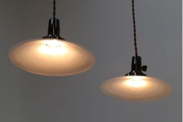 和製アンティーク　昭和レトロな白いガラス平笠照明2個セット(3)