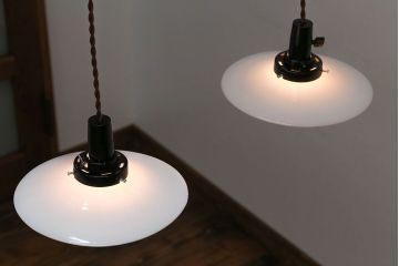 和製アンティーク　昭和レトロな白いガラス平笠照明2個セット(3)