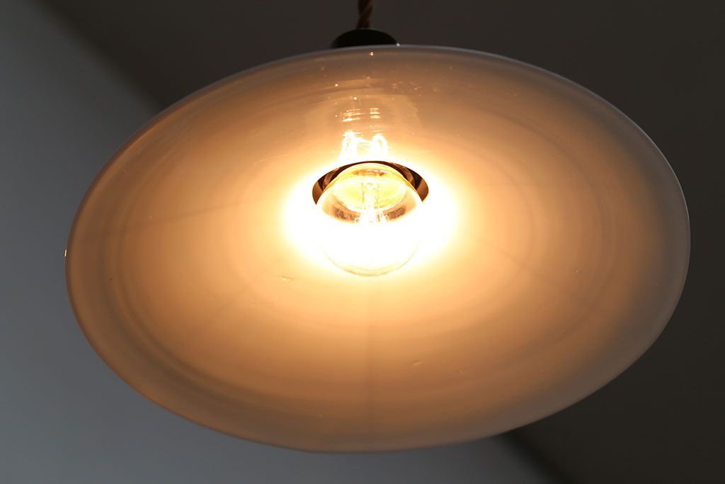 和製アンティーク　昭和レトロな白いガラス平笠照明2個セット(3)