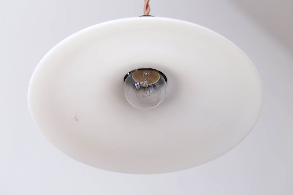 和製アンティーク　昭和レトロな白いガラス平笠照明2個セット(3)