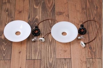 和製アンティーク　昭和レトロな白いガラス平笠照明2個セット(3)