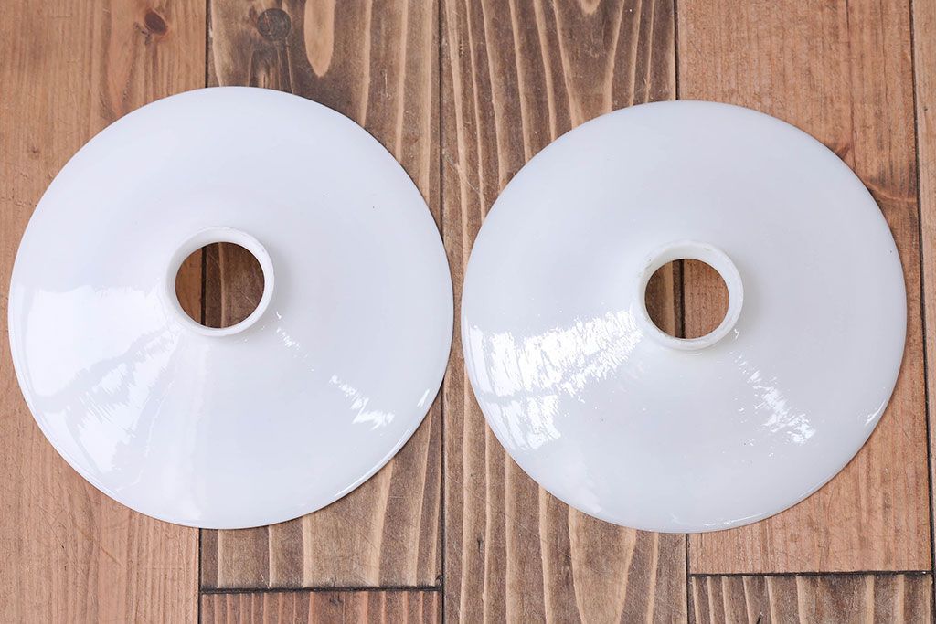 和製アンティーク　昭和レトロな白いガラス平笠照明2個セット(3)