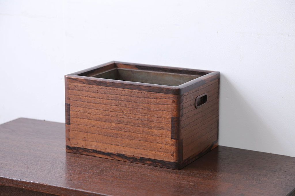 アンティーク雑貨　古民具・骨董　黒柿材と桐材の小さなアンティーク小物入れ(火鉢)