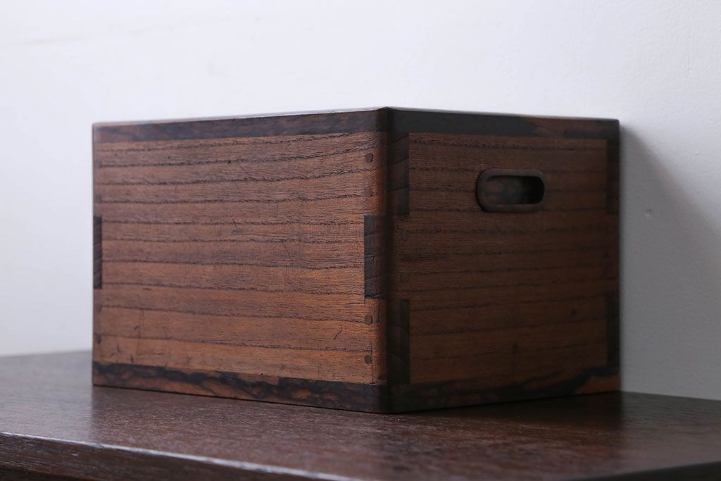 アンティーク雑貨　古民具・骨董　黒柿材と桐材の小さなアンティーク小物入れ(火鉢)
