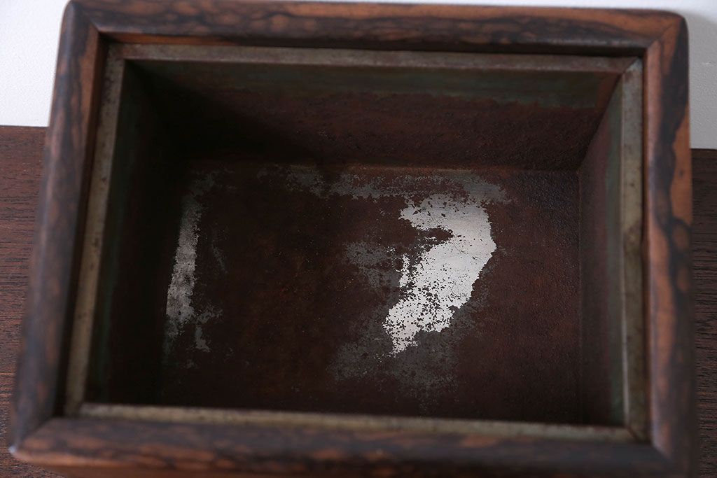 アンティーク雑貨　古民具・骨董　黒柿材と桐材の小さなアンティーク小物入れ(火鉢)