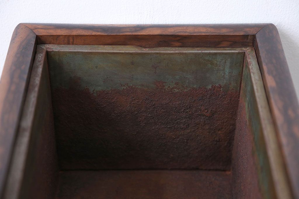 アンティーク雑貨　古民具・骨董　黒柿材と桐材の小さなアンティーク小物入れ(火鉢)