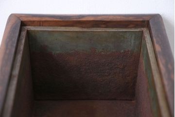 アンティーク雑貨　古民具・骨董　黒柿材と桐材の小さなアンティーク小物入れ(火鉢)