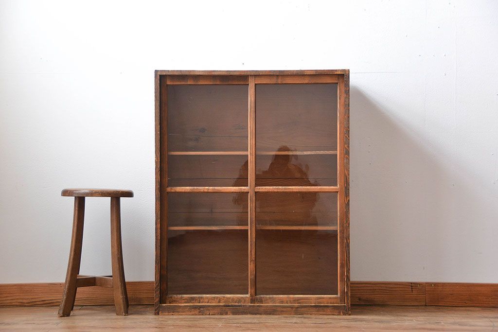 アンティーク家具　和製アンティーク　古い木製の木味の良いガラス引き戸収納棚