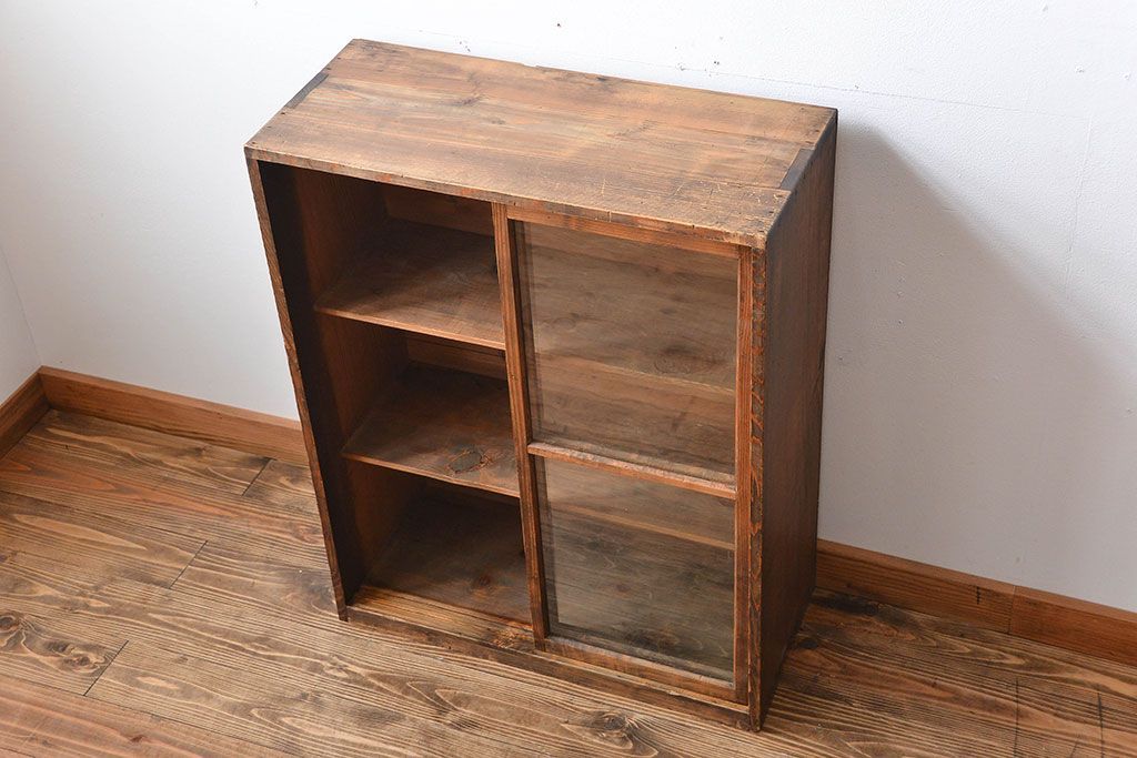 アンティーク家具　和製アンティーク　古い木製の木味の良いガラス引き戸収納棚