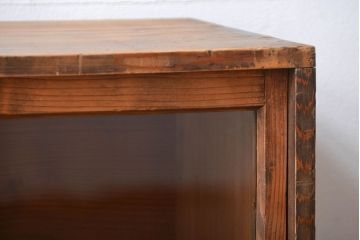 アンティーク家具　和製アンティーク　古い木製の木味の良いガラス引き戸収納棚