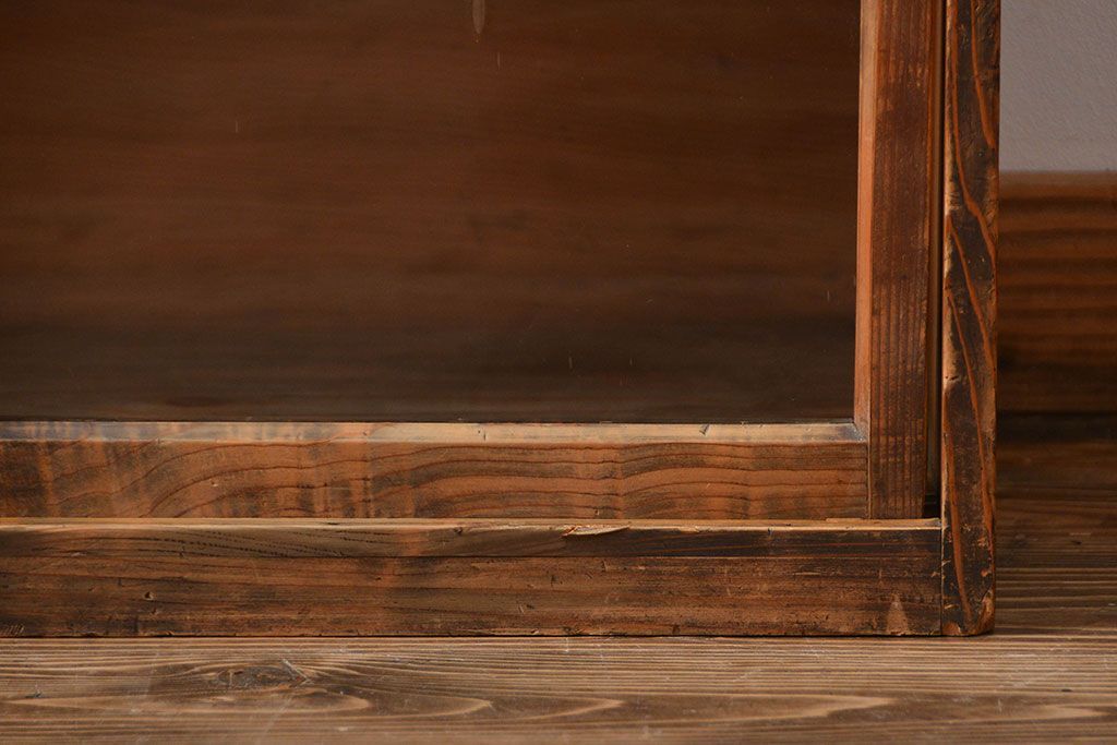 アンティーク家具　和製アンティーク　古い木製の木味の良いガラス引き戸収納棚