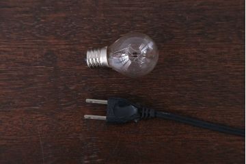 中古　おしゃれなステンドグラススタンドランプ(2)