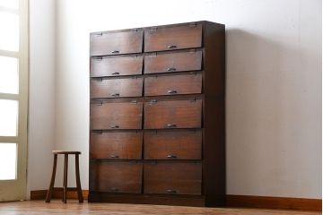 アンティーク家具　アンティーク　古い木の2段重ね高級パタパタ収納棚(下駄箱)