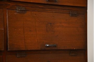 アンティーク家具　アンティーク　古い木の2段重ね高級パタパタ収納棚(下駄箱)