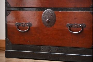 アンティーク家具　古民具・骨董　前面栗材のアンティーク最上箪笥
