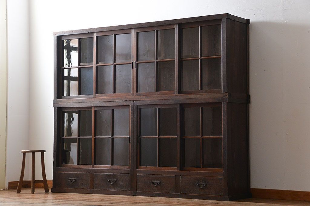 アンティーク家具　和製アンティーク　特大サイズ!4枚引き戸付き3分割収納棚