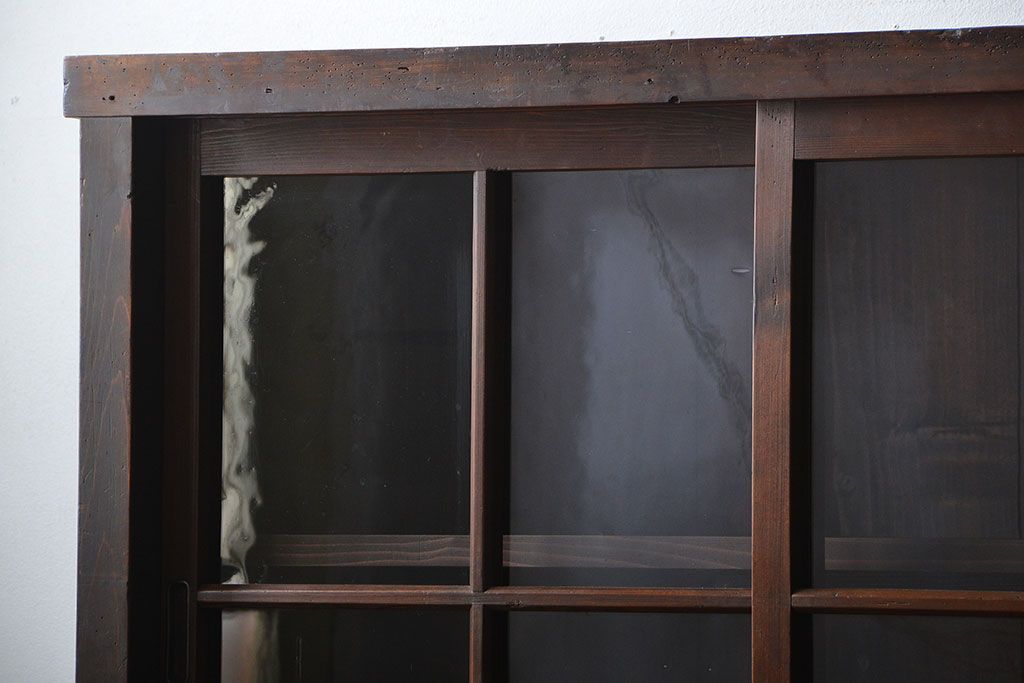 アンティーク家具　和製アンティーク　特大サイズ!4枚引き戸付き3分割収納棚