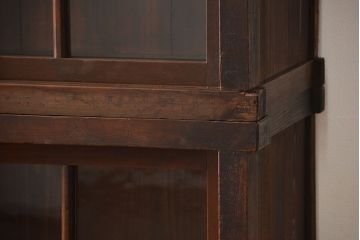 アンティーク家具　和製アンティーク　特大サイズ!4枚引き戸付き3分割収納棚