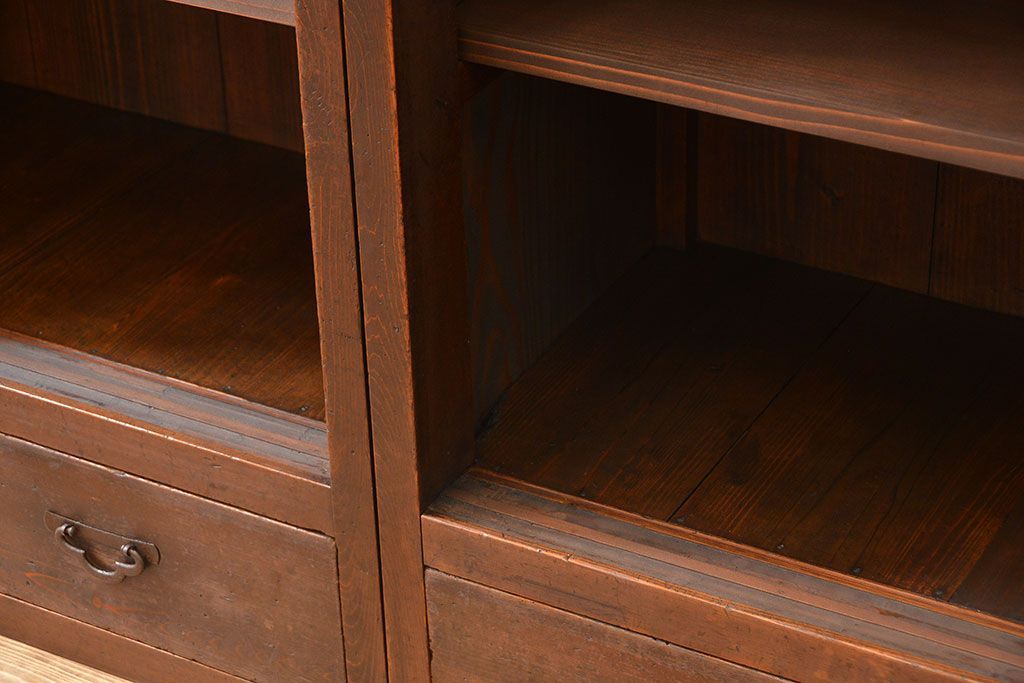 アンティーク家具　和製アンティーク　特大サイズ!4枚引き戸付き3分割収納棚