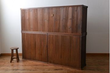 アンティーク家具　和製アンティーク　特大サイズ!4枚引き戸付き3分割収納棚
