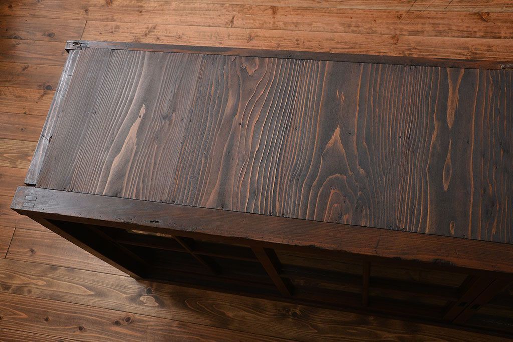 アンティーク家具　和製アンティーク　特大サイズ!4枚引き戸付き3分割収納棚