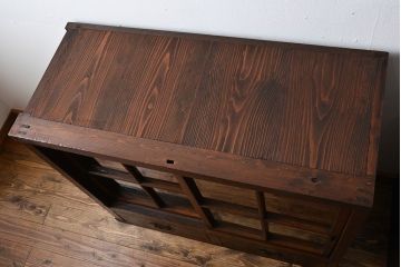 アンティーク家具　和製アンティーク　特大サイズ!4枚引き戸付き3分割収納棚