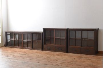 アンティーク家具　和製アンティーク　特大サイズ!4枚引き戸付き3分割収納棚