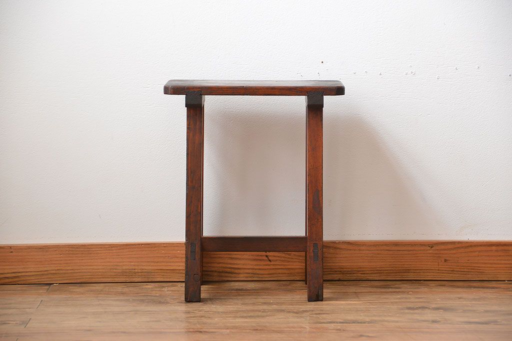 アンティーク家具　和製アンティーク　古い木の味わい深い角スツール