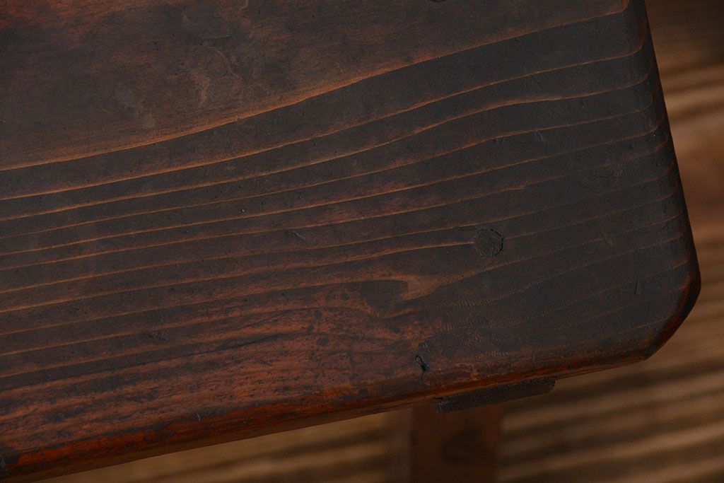 アンティーク家具　和製アンティーク　古い木の味わい深い角スツール