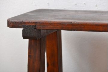 アンティーク家具　和製アンティーク　古い木の味わい深い角スツール