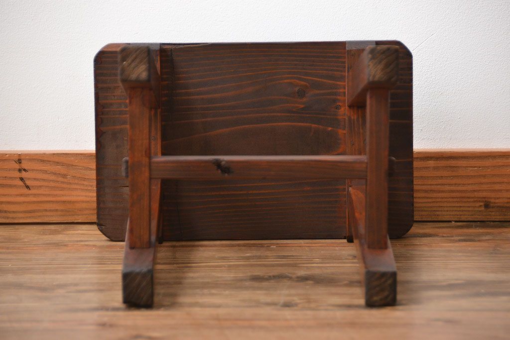 アンティーク家具　和製アンティーク　古い木の味わい深い角スツール