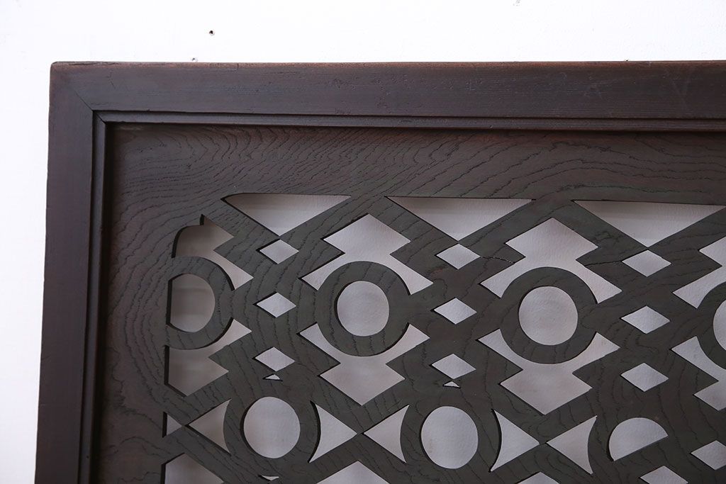 和モダンスタイル　お洒落なアンティーク明り取り