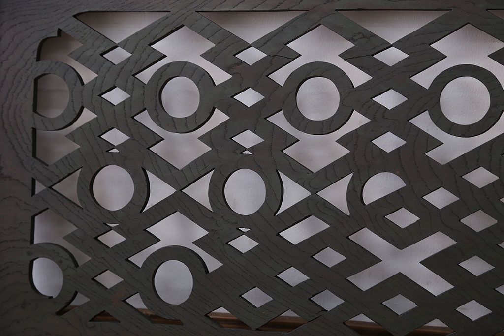 和モダンスタイル　お洒落なアンティーク明り取り