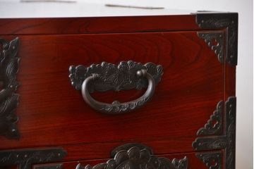 民芸家具　手打ち金具・生地蝋塗の美しい仙台箪笥(定価約200万円)