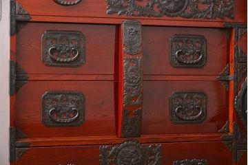 民芸家具　手打ち金具・生地蝋塗の美しい仙台箪笥(定価約200万円)