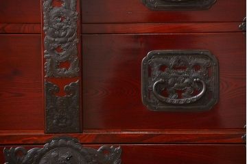 民芸家具　手打ち金具・生地蝋塗の美しい仙台箪笥(定価約200万円)