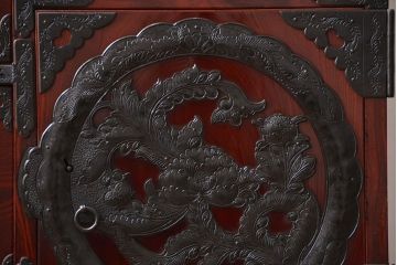 民芸家具　手打ち金具・生地蝋塗の美しい仙台箪笥(定価約200万円)