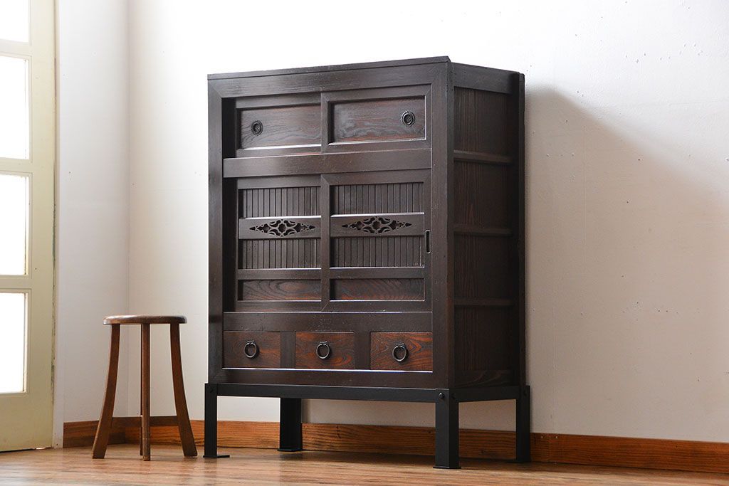 アンティーク家具　古民具・骨董　鉄脚付きアンティーク三尺水屋箪笥