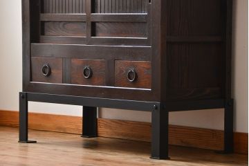 アンティーク家具　古民具・骨董　鉄脚付きアンティーク三尺水屋箪笥