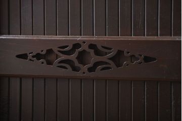 アンティーク家具　古民具・骨董　鉄脚付きアンティーク三尺水屋箪笥