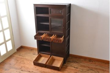 アンティーク家具　古民具・骨董　ガラス引き戸付き!シンプルなアンティーク水屋箪笥