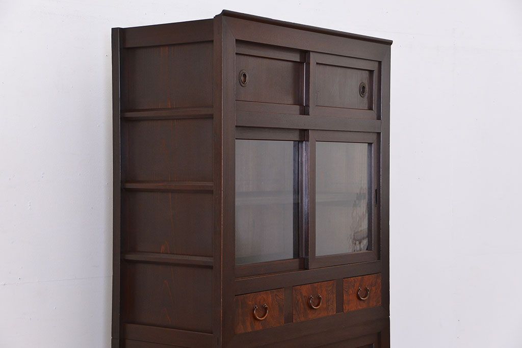 アンティーク家具　古民具・骨董　ガラス引き戸付き!シンプルなアンティーク水屋箪笥