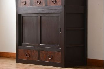 アンティーク家具　古民具・骨董　ガラス引き戸付き!シンプルなアンティーク水屋箪笥